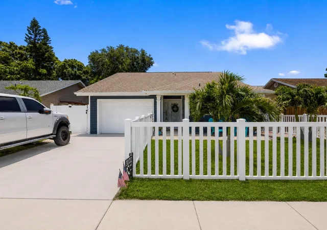 2nd image of 3122 Whispering Dr N, Largo, FL 33771 | MLS# TB8522801