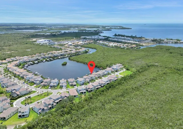 Photo 3 of Single family home for sale at 1112 Seagrape Dr, Ruskin, FL 33570 | MLS# TB8522802 | Listing updated on 2026-09-03