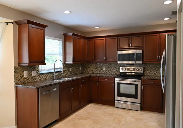 Photo 3 of Single family home for sale at 2043 Old Trenton Ln, Sarasota, FL 34232 | MLS# A4698006 | Listing updated on 2026-08-15