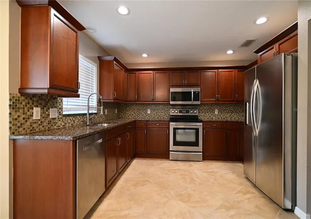 Photo 4 of Single family home for sale at 2043 Old Trenton Ln, Sarasota, FL 34232 | MLS# A4698006 | Listing updated on 2026-08-15