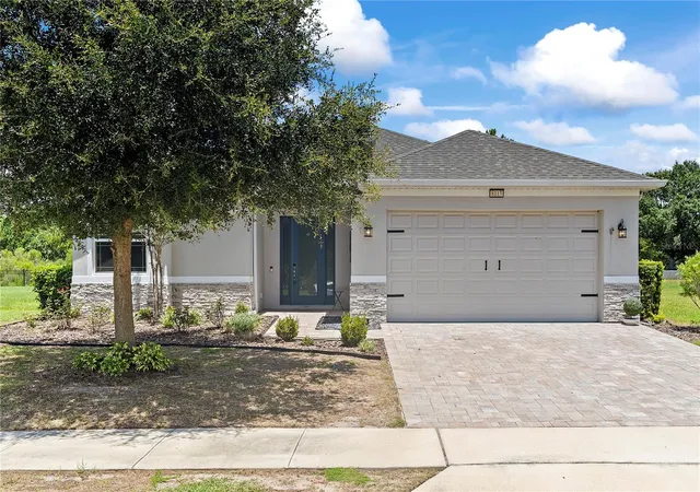 Photo 1 of Single family home for sale at 8113 Bridgeport Bay Cir, Mount Dora, FL 32757 | MLS# O6419657 | Listing updated on 2026-10-05