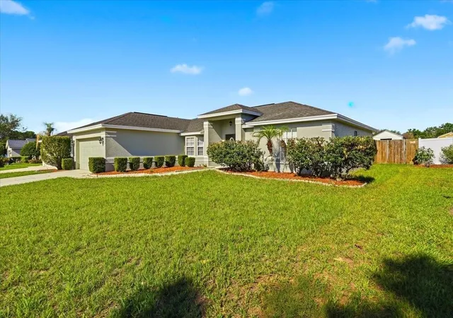 Homes for sale in Mulberry, FL | 4573 Turner Oaks Dr, Mulberry, FL 33860 | MLS# P4939147