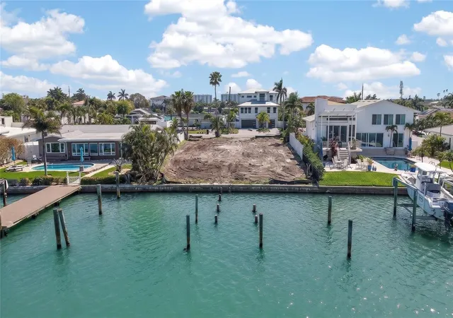 5th image of 27 Dolphin Dr, Treasure Island, FL 33706 | MLS# TB8522836