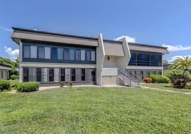 3rd image of 1712 Lakeside Dr, Vero Beach, FL 34293