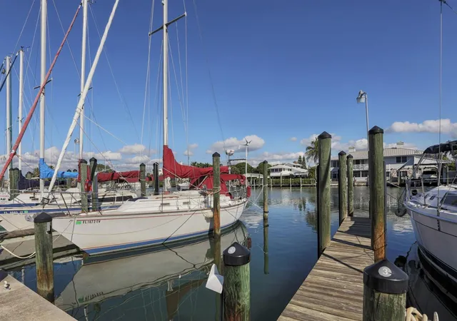 2nd image of 1712 Lakeside Dr, VENICE, FL 34293
