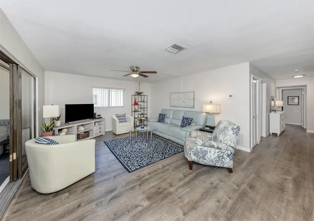 5th image of 1712 Lakeside Dr, Vero Beach, FL 34293