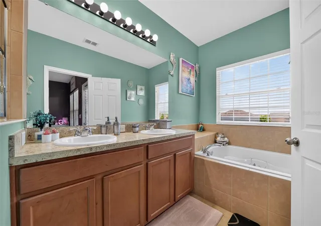 Photo 3 of Townhouse for sale at 5863 Cypress Hl Rd, Winter Garden, FL 34787 | MLS# TB8522840 | Listing updated on 2026-08-15