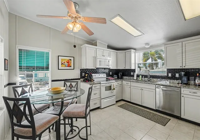 Homes for sale in Palmetto, FL | 226 Bimini Dr, Palmetto, FL 34221 | MLS# A4698013