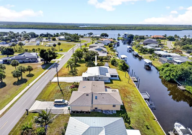Photo 3 of Single family home for sale at 27385 Voyageur Dr, Punta Gorda, FL 33983 | MLS# C7527712 | Listing updated on 2026-08-06