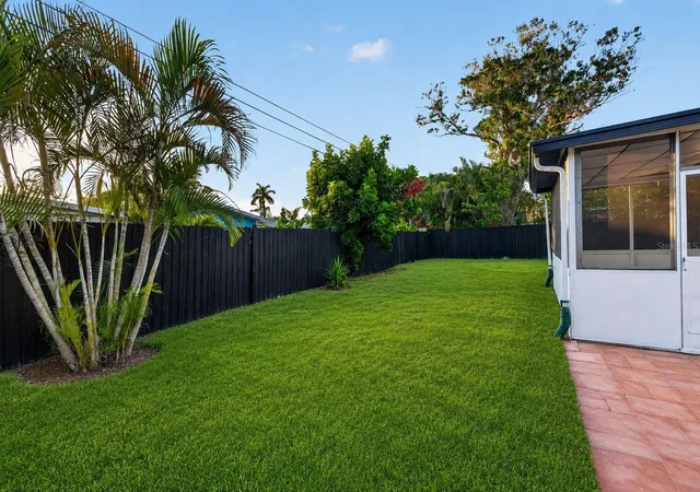 Homes for sale in St Petersburg, FL | 2801 45th St S, St Petersburg, FL 33711 | MLS# TB8522847