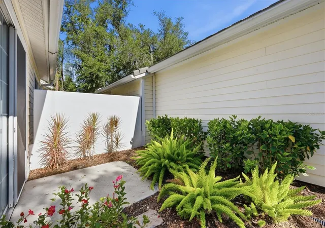 3rd image of 7906 Whitebridge Gln, University Park, FL 34201 | MLS# A4698021