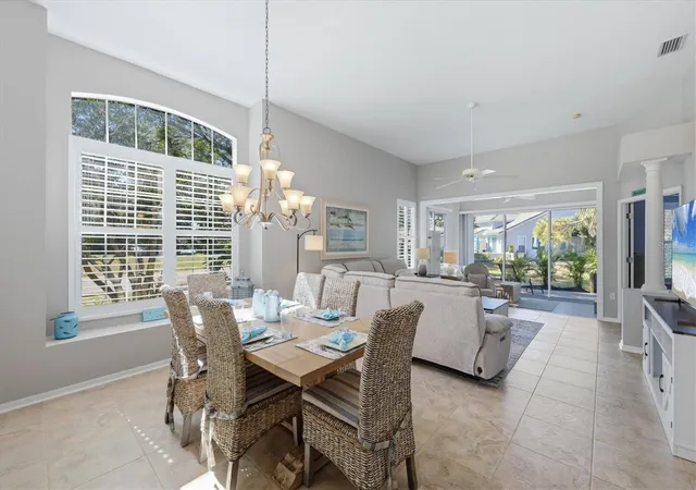 5th image of 7906 Whitebridge Gln, University Park, FL 34201 | MLS# A4698021
