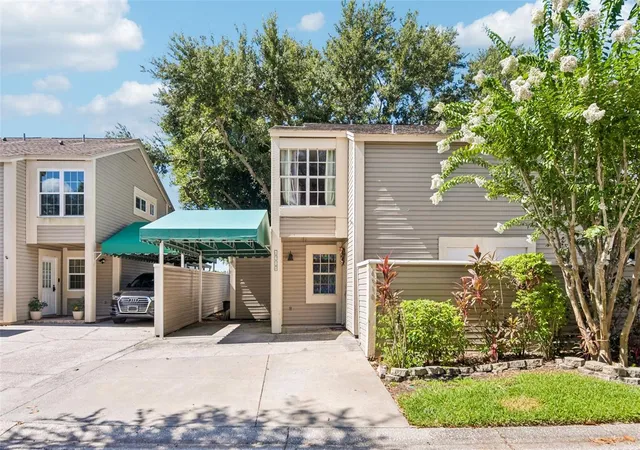 Listing Photo 4 - Condo for sale in building located at 6910 Lake Pl Ct, TAMPA, FL 33634