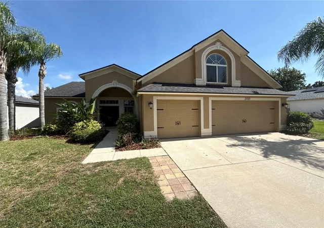 Homes for sale in Valrico, FL | 2727 Villa Dr, Valrico, FL 33596 | MLS# TB8522875