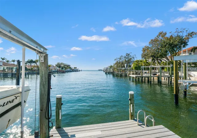 Photo 3 of Single family home for sale at 2605 S Beach Dr, Tampa, FL 33629 | MLS# TB8522890 | Listing updated on 2026-06-27