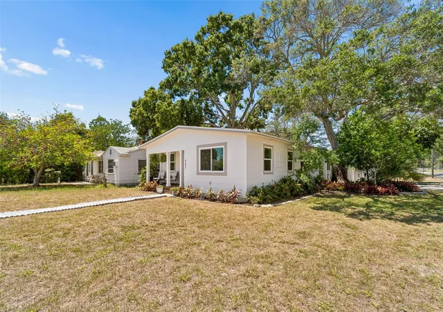 Photo 3 of Single family home for sale at 4601 16th Avenue N, St Petersburg, FL 33713 | MLS# TB8522892 | Listing updated on 2026-08-30