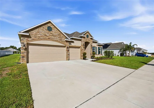 Photo 2 of Single family home for sale at 925 Fieldstone Way, Haines City, FL 33844 | MLS# S5152468 | Listing updated on 2026-08-22