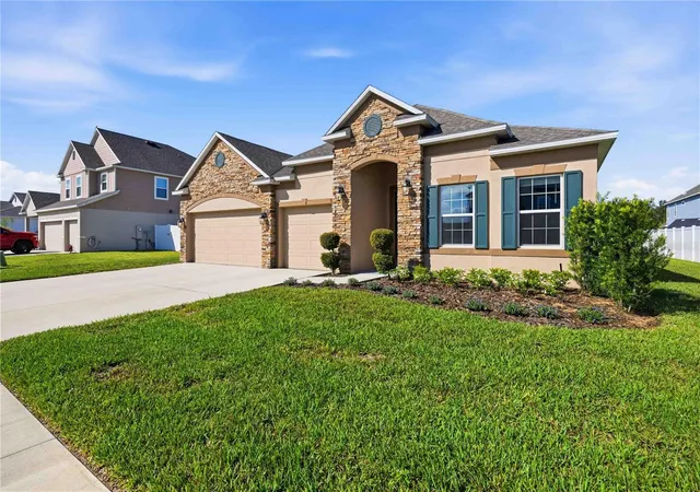 Photo 3 of Single family home for sale at 925 Fieldstone Way, Haines City, FL 33844 | MLS# S5152468 | Listing updated on 2026-08-22