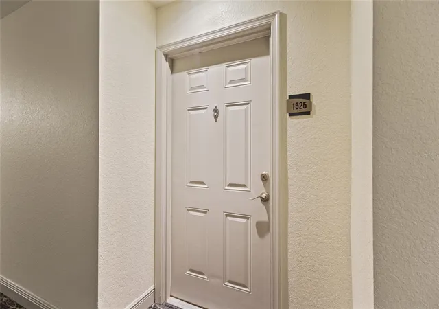 2nd image of 1064 N Tamiami Trl #1525, Sarasota, FL 34236 | MLS# A4698031