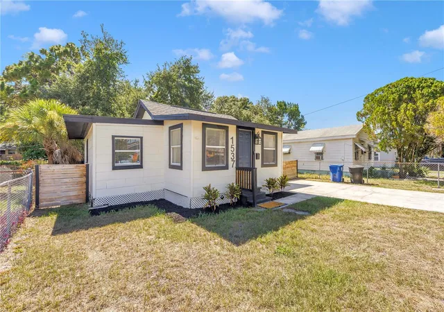 Photo 1 of Single family home for sale at 1537 39th Street S, Saint Petersburg, FL 33711 | MLS# TB8522917 | Listing updated on 2026-09-22
