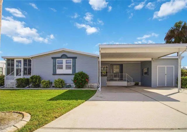 2nd image of 8476 Imperial Cir, Palmetto, FL 34221 | MLS# A4698035