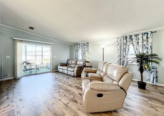 Photo 2 of Manufactured home for sale at 1785 Quail Hl Dr, Lakeland, FL 33810 | MLS# O6419735 | Listing updated on 2026-06-26