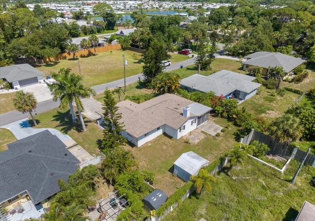 Homes for sale in Nokomis, FL | 1236 Gayle Ave, Nokomis, FL 34275 | MLS# A4698037