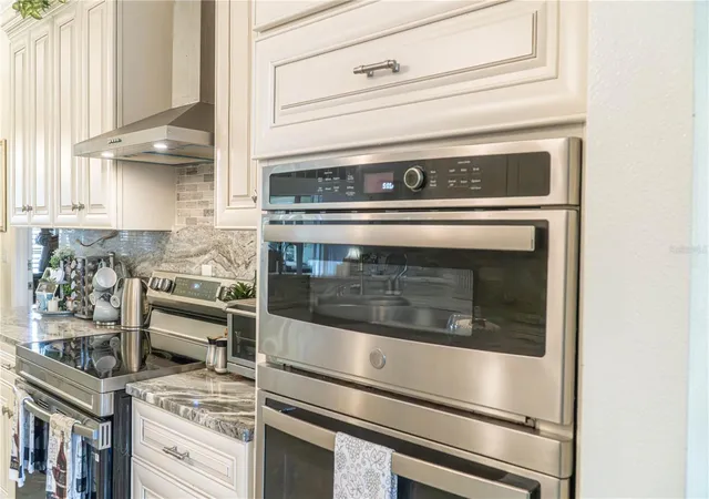 Homes for sale in Grand Island, FL | 37180 County Road 452, Grand Island, FL 32735 | MLS# O6419737