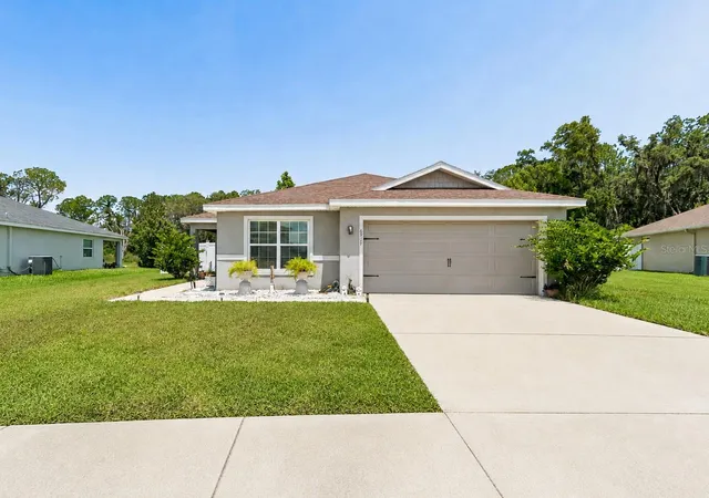 Photo 2 of Single family home for sale at 6917 Gideon Cir, Zephyrhills, FL 33541 | MLS# TB8522940 | Listing updated on 2026-09-26