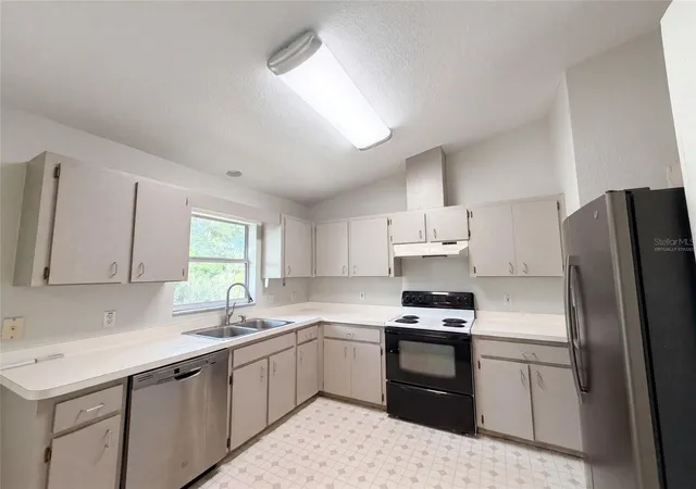 Photo 2 of Single family home for sale at 17956 SW 25th Avenue Rd, OCALA, FL 34473 | MLS# O6419744 | Listing updated on 2026-10-20