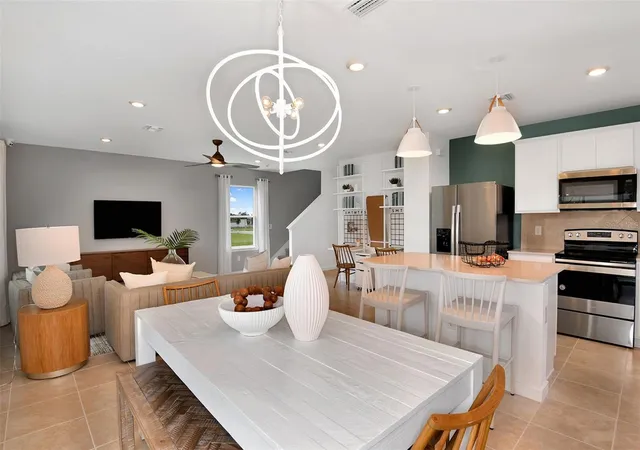 5th image of 10430 Hidden Banks Gln, Parrish, FL 34219 | MLS# TB8522945