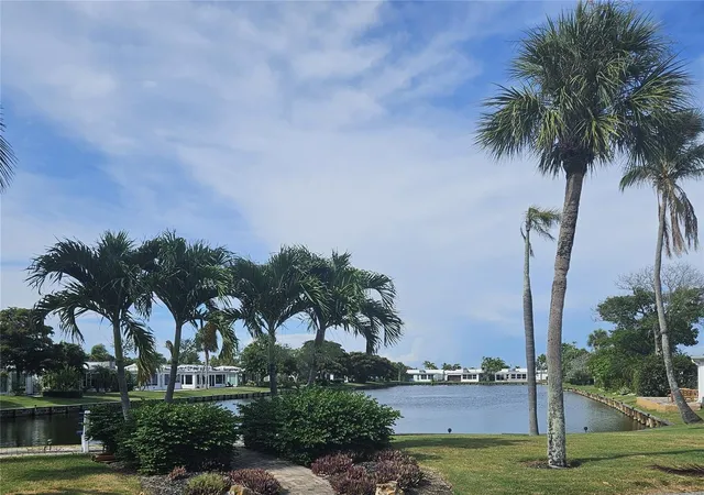 Homes for sale in LONGBOAT KEY, FL | 524 Spanish Dr S, LONGBOAT KEY, FL 34228
