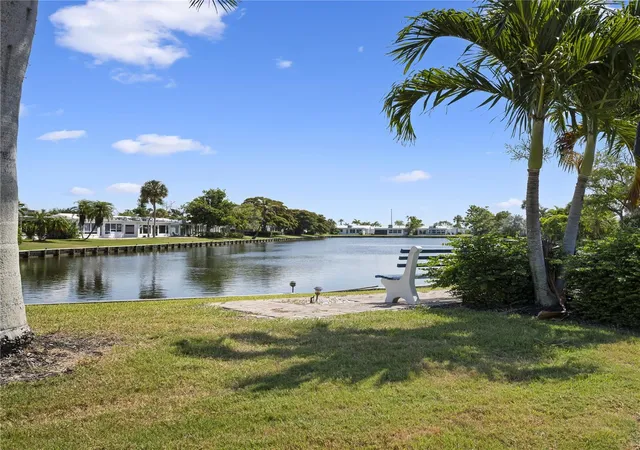 Homes for sale in LONGBOAT KEY, FL | 524 Spanish Dr S, LONGBOAT KEY, FL 34228