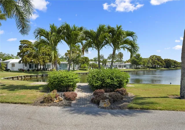 Homes for sale in LONGBOAT KEY, FL | 524 Spanish Dr S, LONGBOAT KEY, FL 34228