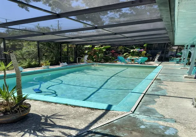 2nd image of 790 Oakwood Dr, Dunedin, FL 34698 | MLS# TB8522955