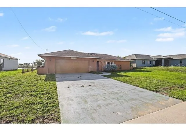 Homes for sale in Cape Coral, FL | 1219 Ne 14Th Pl, Cape Coral, FL 33909 | MLS# TB8522967