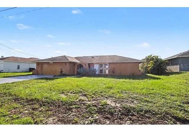 Homes for sale in Cape Coral, FL | 1219 Ne 14Th Pl, Cape Coral, FL 33909 | MLS# TB8522967