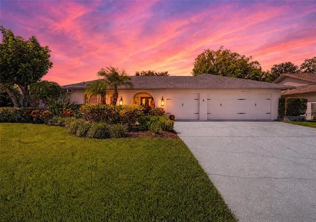 3rd image of 2717 Redford Ct E, Clearwater, FL 33761 | MLS# TB8522977