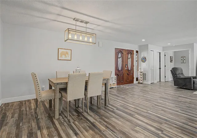 5th image of 2717 Redford Ct E, Clearwater, FL 33761 | MLS# TB8522977
