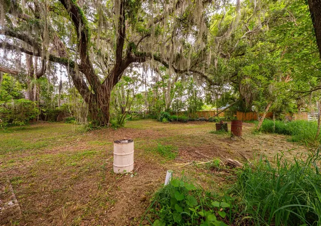 Photo 4 of Single family home for sale at 1102 Hoffner Ave, Orlando, FL 32809 | MLS# O6419760 | Listing updated on 2026-10-05