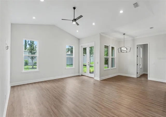 Photo 3 of Sale Pending at 5367 Clubhouse Hills Ln, Lakeland, FL 33812 | MLS# L4963051 | Listing updated on 2026-09-04