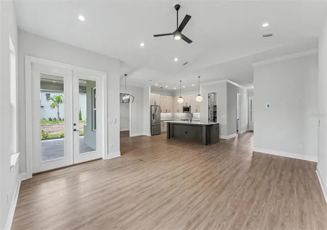 Photo 3 of Sale Pending at 5367 Clubhouse Hills Ln, Lakeland, FL 33812 | MLS# L4963051 | Listing updated on 2026-09-04