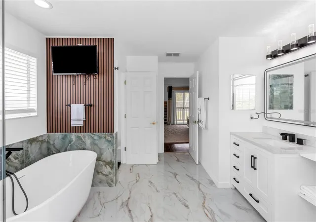 Photo 4 of Single family home for sale at 219 Strathmore Cir, Kissimmee, FL 34744 | MLS# O6419771 | Listing updated on 2026-09-08