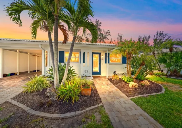 Homes for sale in Longboat Key, FL | 578 Spanish Dr S, Longboat Key, FL 34228 | MLS# A4698065