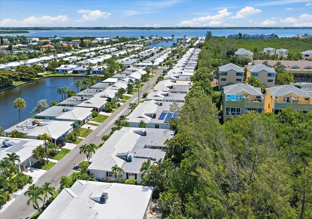 Homes for sale in Longboat Key, FL | 578 Spanish Dr S, Longboat Key, FL 34228 | MLS# A4698065