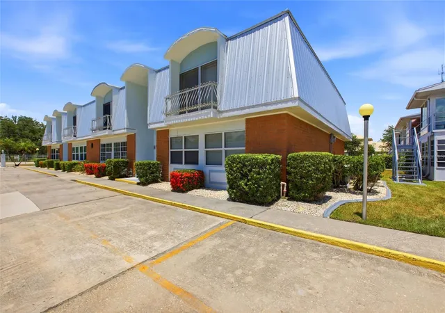 2nd image of 22333 Edgewater Dr, PORT CHARLOTTE, FL 33980