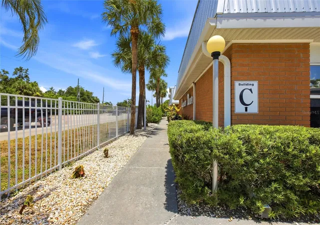 3rd image of 22333 Edgewater Dr, PORT CHARLOTTE, FL 33980