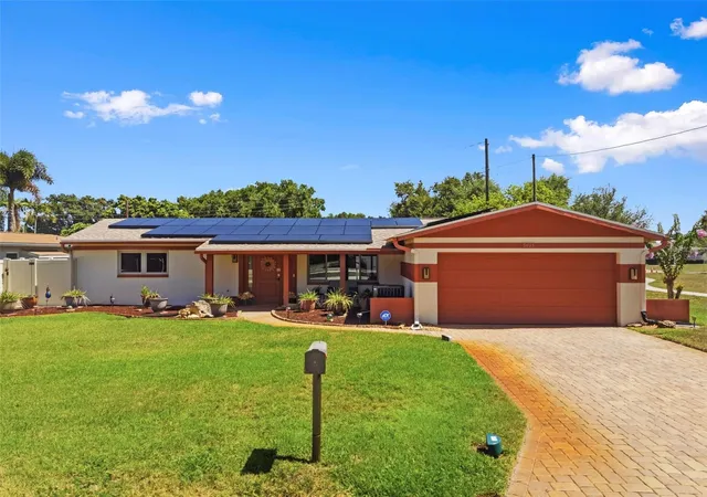 Homes for sale in Kenneth City, FL | 5915 46th Ave N, Kenneth City, FL 33709 | MLS# TB8523006