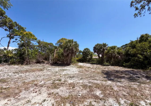 Homes for sale in Venice, FL | 561 Yale Rd, Venice, FL 34293 | MLS# O6419781
