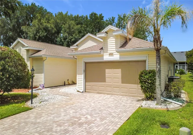 Photo 1 of Single family home for sale at 25243 River Crst Dr, Leesburg, FL 34748 | MLS# G5114254 | Listing updated on 2026-06-26